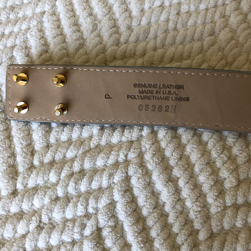 St. John Grey Quilted Leather Belt - Picture 4 of 9